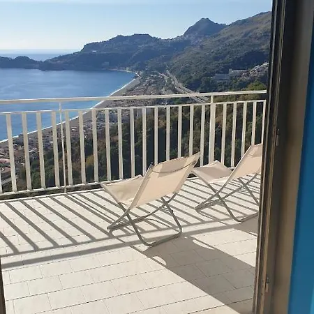 Casa Vacanze Mamma Angela * Letojanni